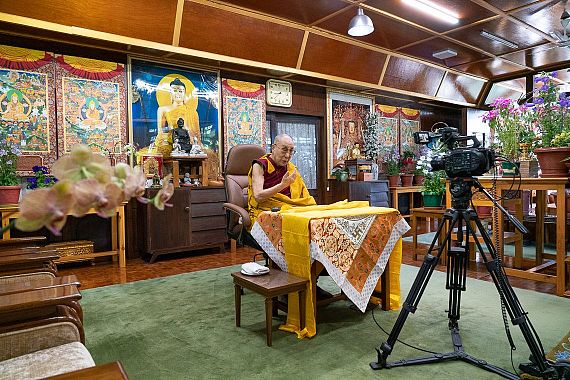 Il Dalai Lama, 84 anni, in una foto recente